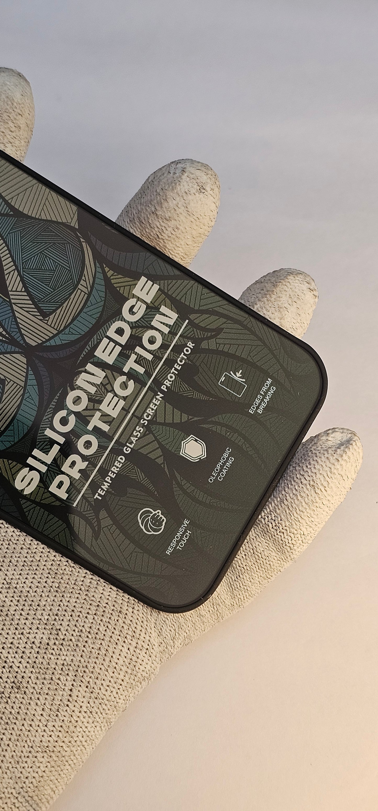 I phone 14 Pro LITO Silicon Edge Protection – Tempered Glass Screen Protector