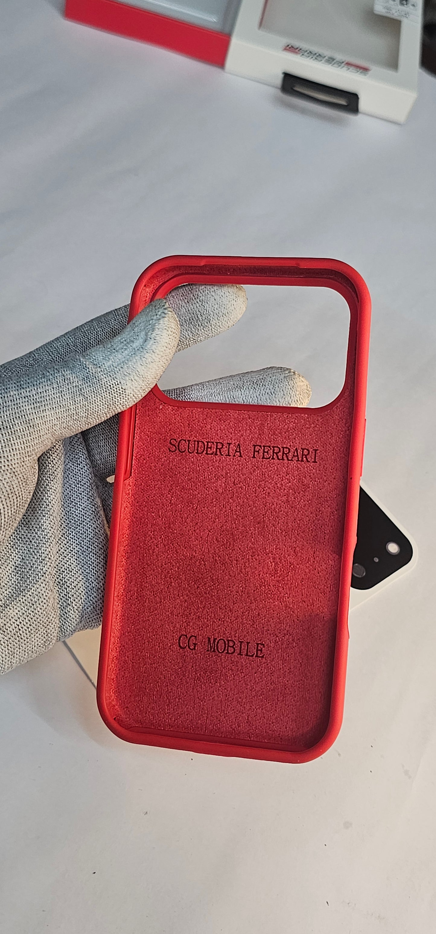 I phone 17 Pro ferari premium and protection case