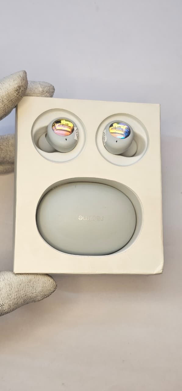 🎧 Realme Buds Q2: ANC Refuse Noise. Embrace the Bass.