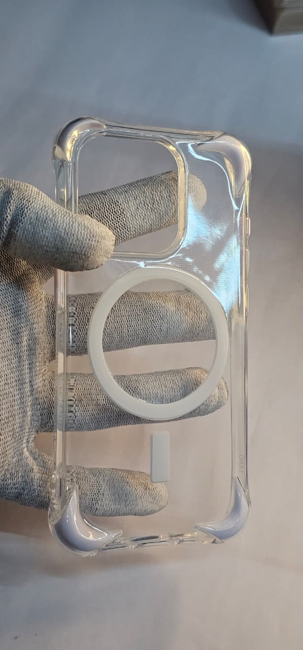 I phone 15 back  Transparent case premium and protection